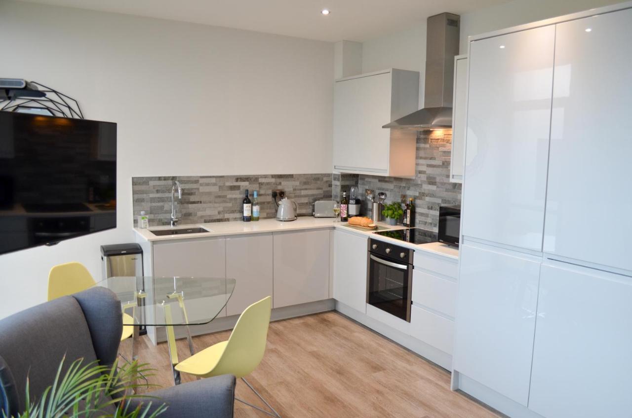 מילטון קינס Cotels At 7Zero1 Serviced Apartments - Modern Apartments, Superfast Broadband, Free Parking, Centrally Located מראה חיצוני תמונה