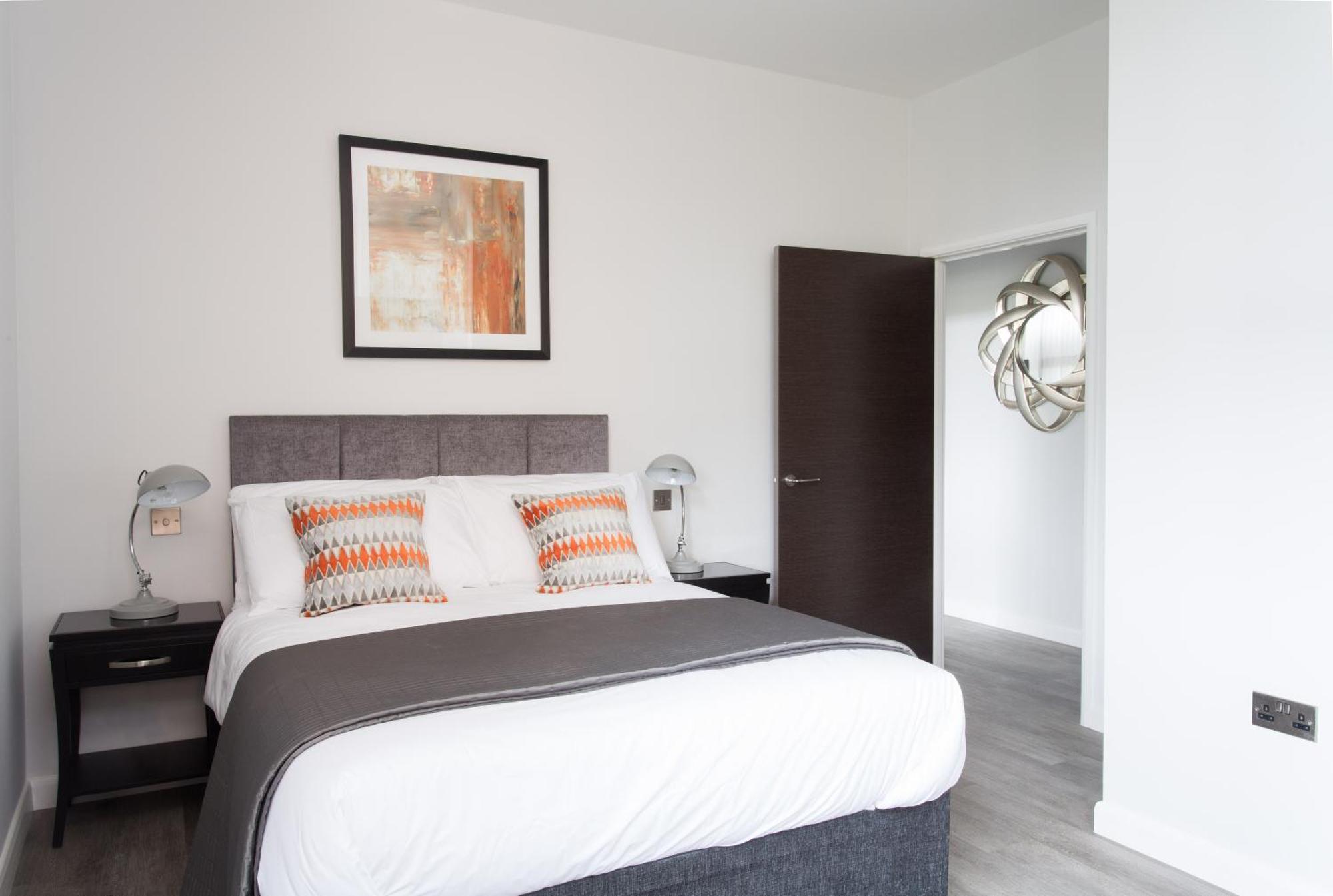 מילטון קינס Cotels At 7Zero1 Serviced Apartments - Modern Apartments, Superfast Broadband, Free Parking, Centrally Located מראה חיצוני תמונה
