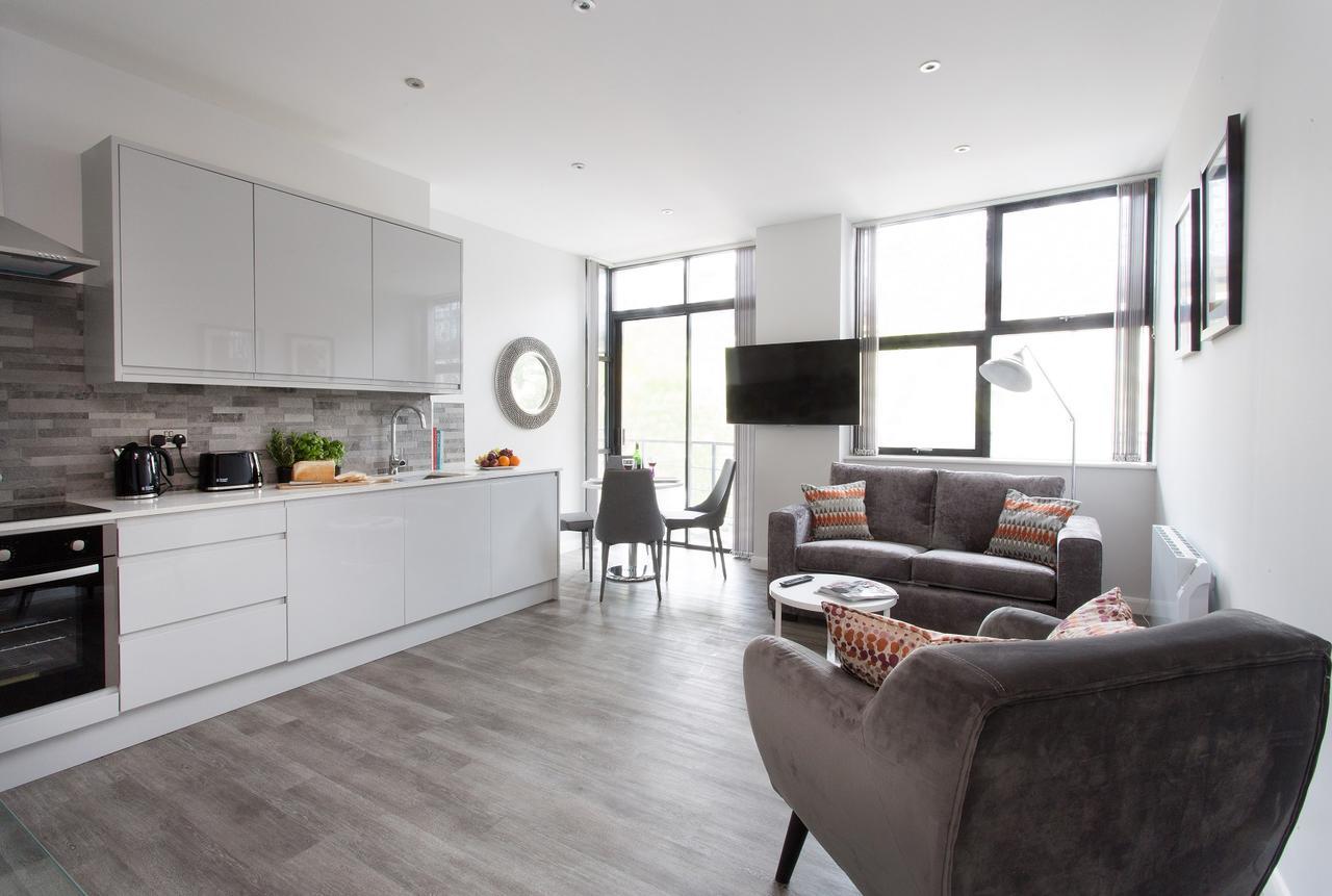 מילטון קינס Cotels At 7Zero1 Serviced Apartments - Modern Apartments, Superfast Broadband, Free Parking, Centrally Located מראה חיצוני תמונה