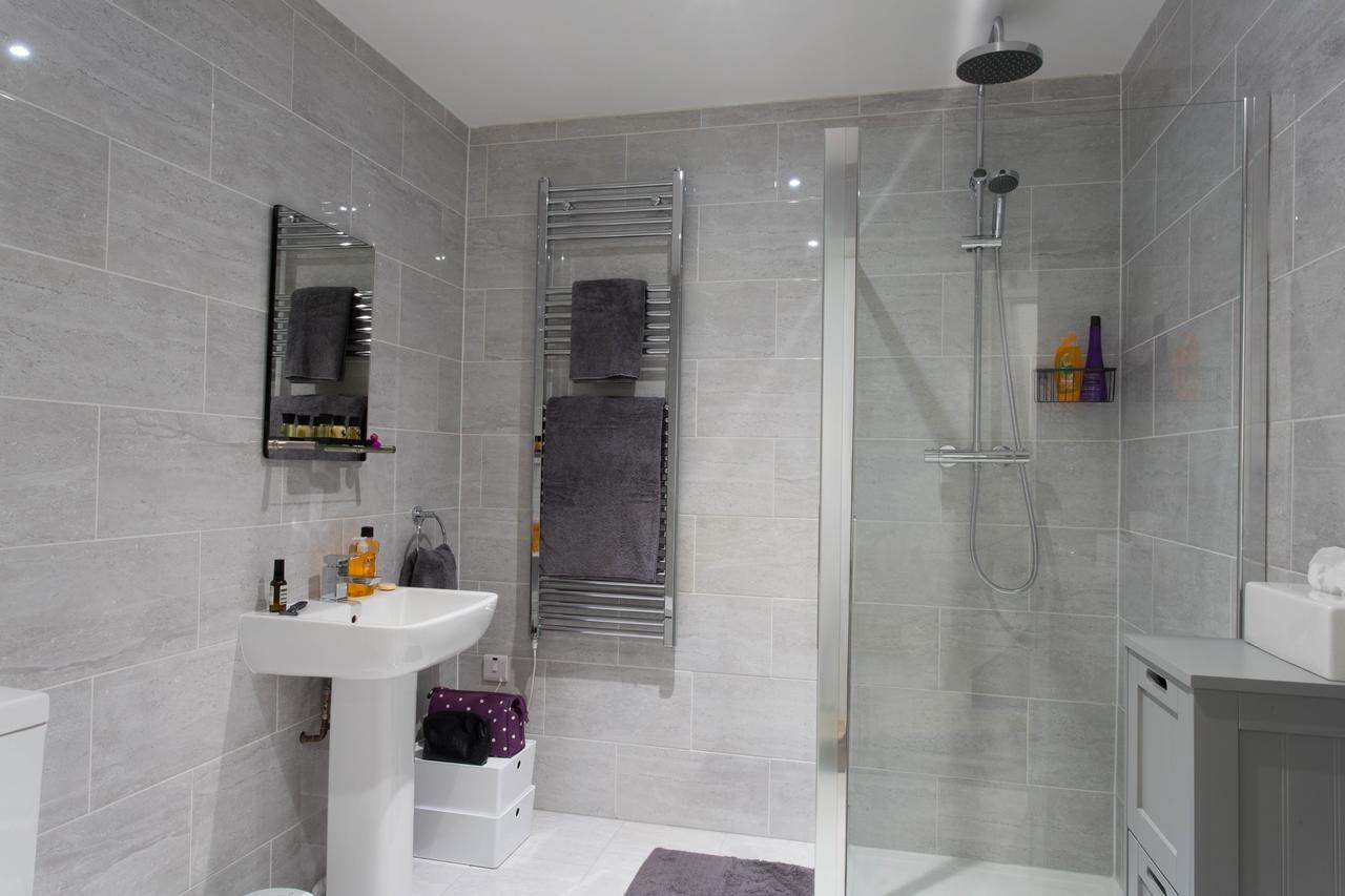 מילטון קינס Cotels At 7Zero1 Serviced Apartments - Modern Apartments, Superfast Broadband, Free Parking, Centrally Located מראה חיצוני תמונה